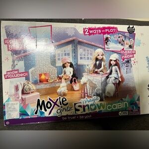 Vintage Moxie Girlz Magic Snow Cabin Playset